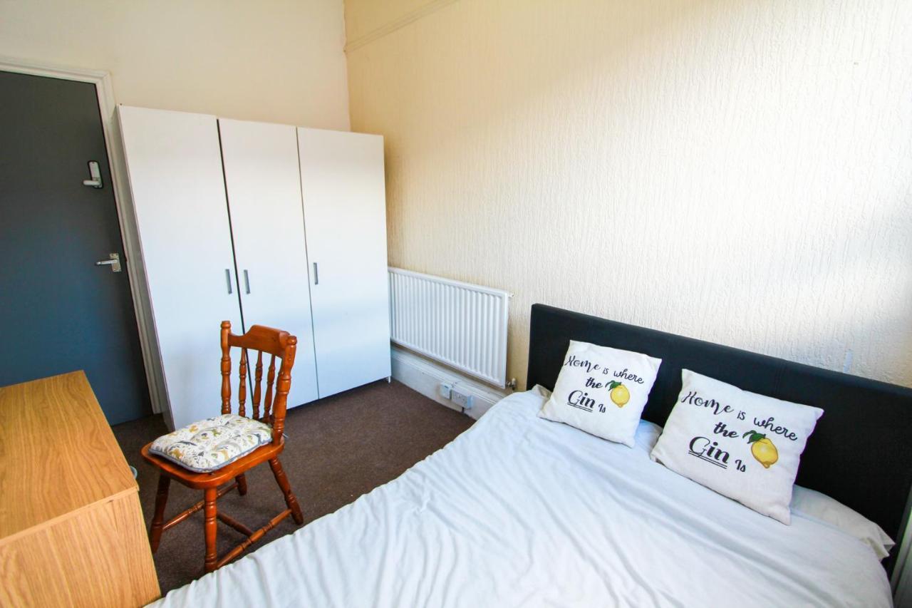Central Bolton Accommodation エクステリア 写真